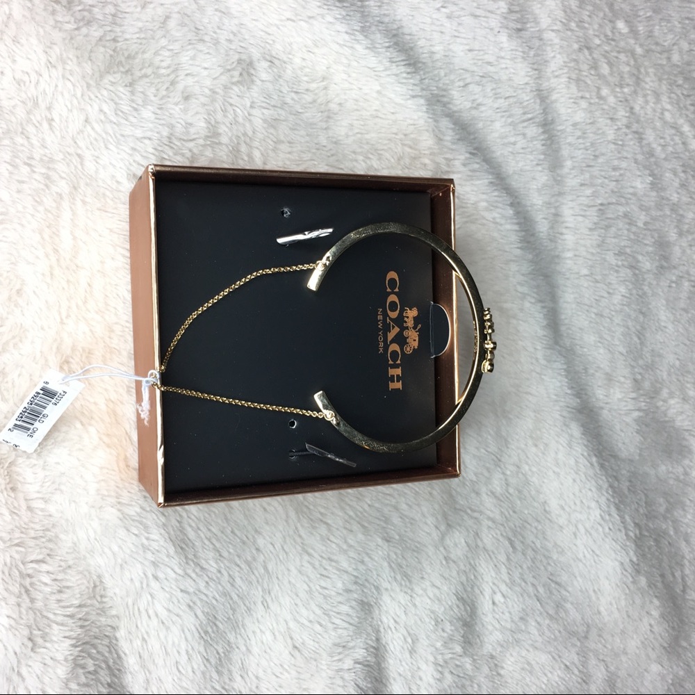 Gold Colored Coach Horse and Carriage Bracelet - Picture 3 of 4